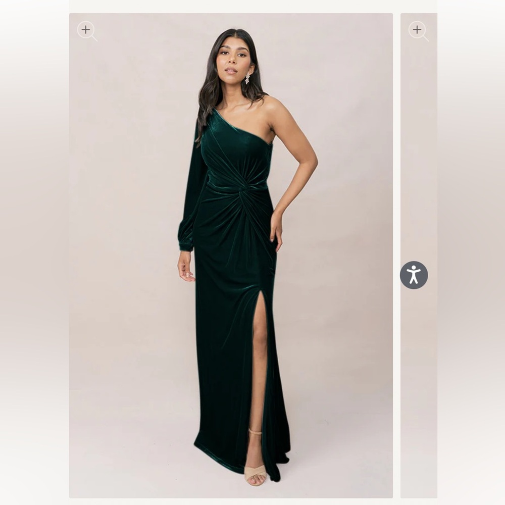 Revelry “Aurora” in color “Classic Emerald”